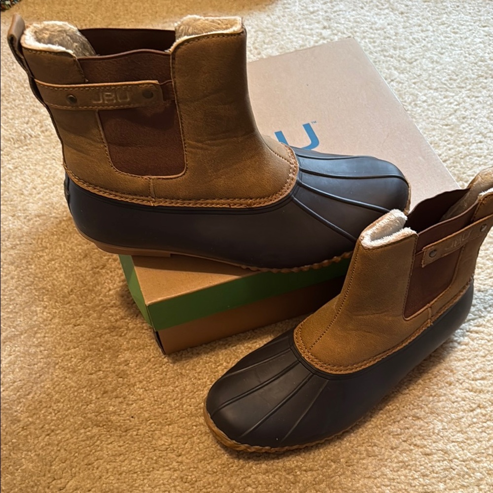 JBU Tan and Navy Duck Boots